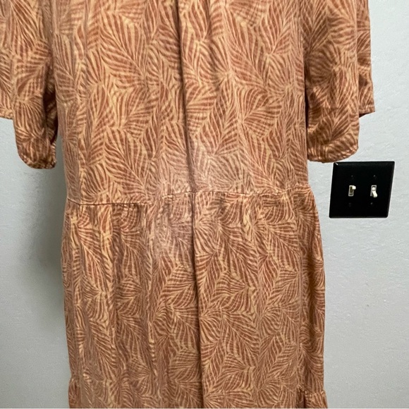 Democracy Women’s Brown Tiered Flowy Short Sleeve Dress MEDIUM - Picture 5 of 6
